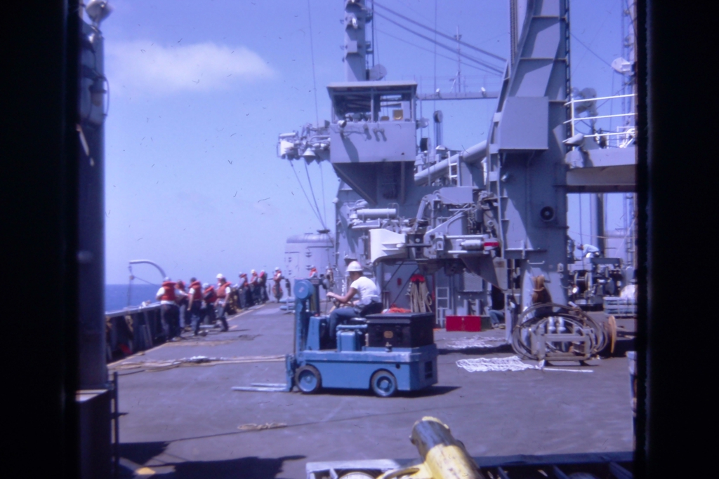 1970 foto aboard USS Butte