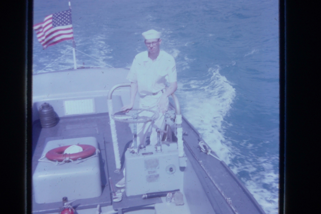 1970 foto aboard USS Butte